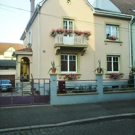Logis 18 Rose Apartment *